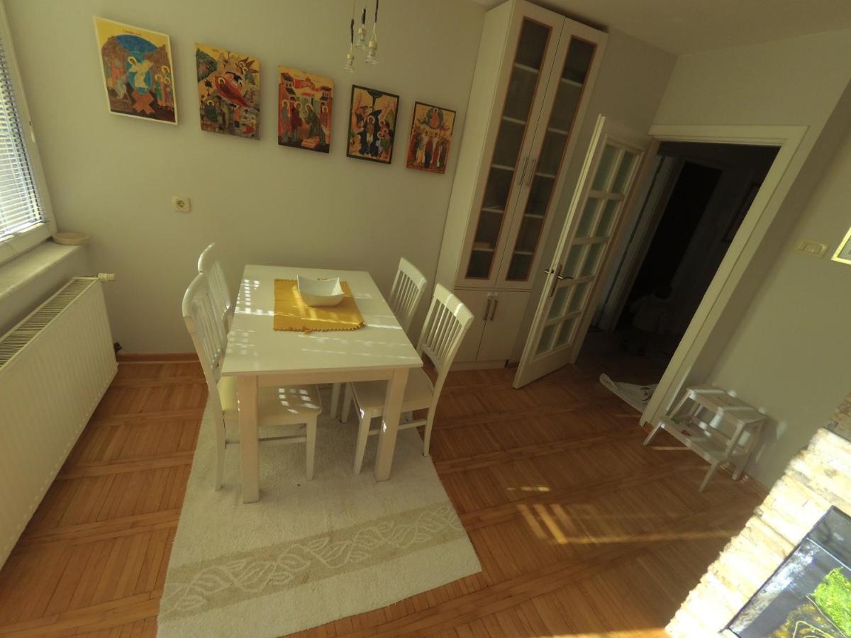 Appartement Apartman Jazzar à Aranđelovac Extérieur photo